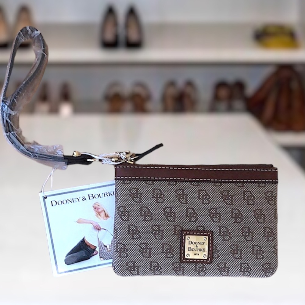 Dooney & Bourke Signature Anniversary Collection Wristlet 6”x4”x.5” Vintage New